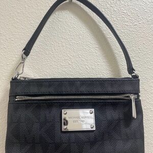 MICHAEL KORS DOUBLE ZIP WALLET/ WRISTLET